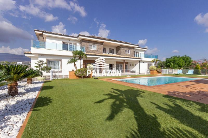 8 bedrooms House in El Realengo, Spain No. 257456