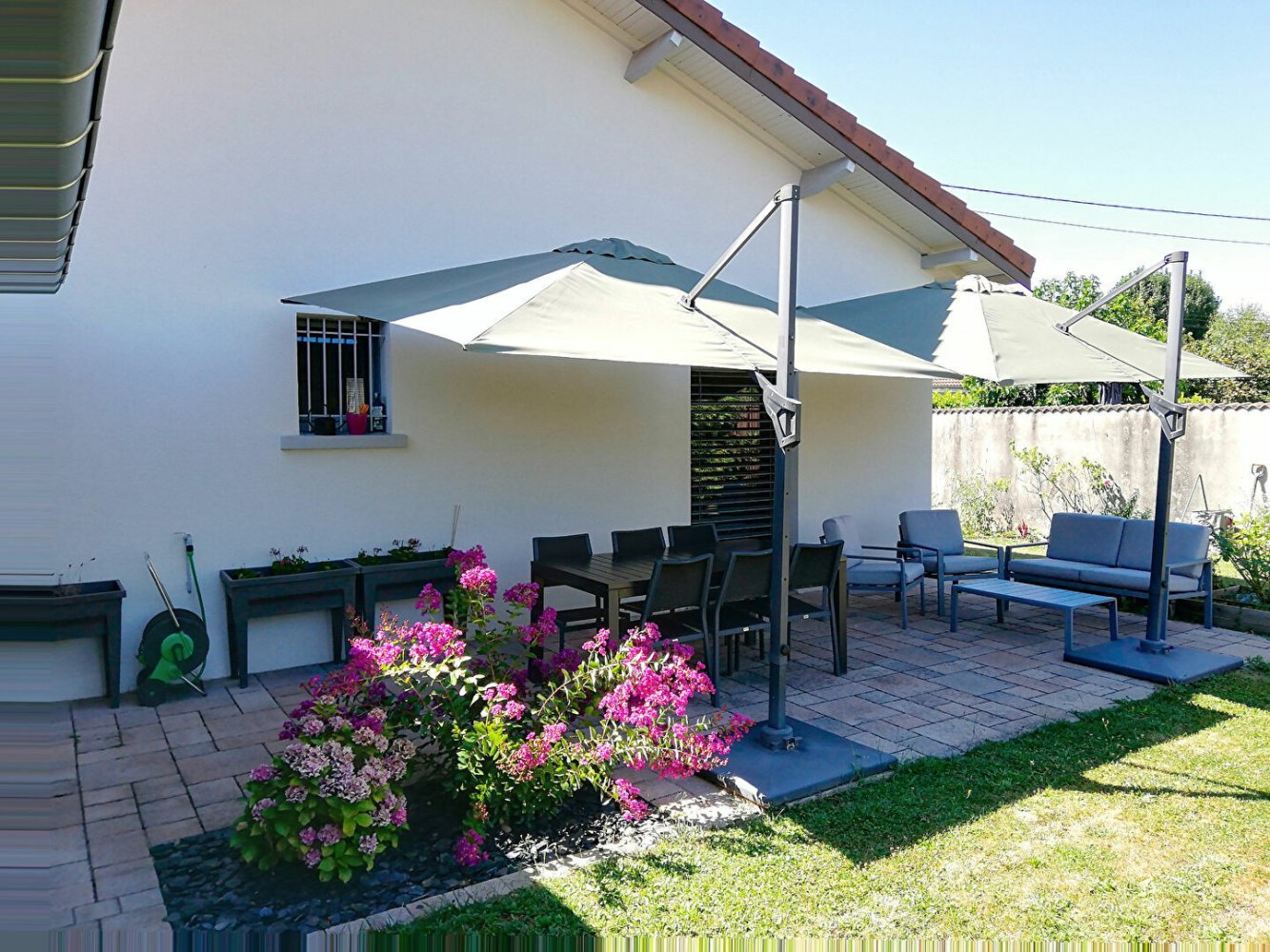 Casa de 3 dormitorios en Bourg-en-Bresse, France No. 275407