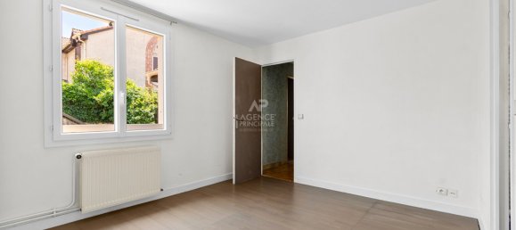 4 bedrooms House in Saint-Germain-en-Laye, France No. 322816 8