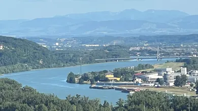 4 rooms Apartment in Linz, Austria No. 155819