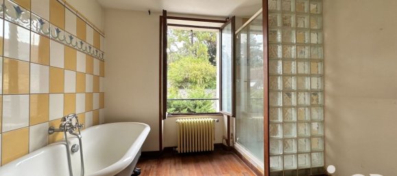 5 bedrooms House in Ermenonville, France No. 254428 14