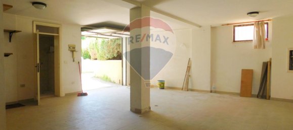 4 bedrooms House in Fara Filiorum Petri, Italy No. 41839 12