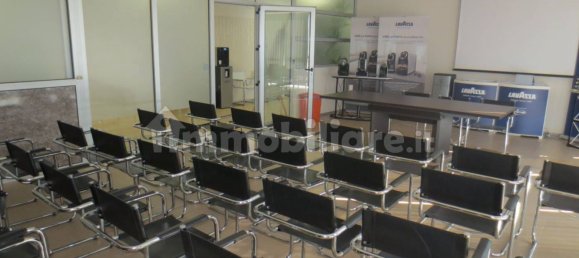 200m² Office in Udine, Italy No. 69169 2