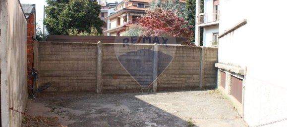 1غرفة مرآب في Busto Arsizio, Italy رقم 84950 18