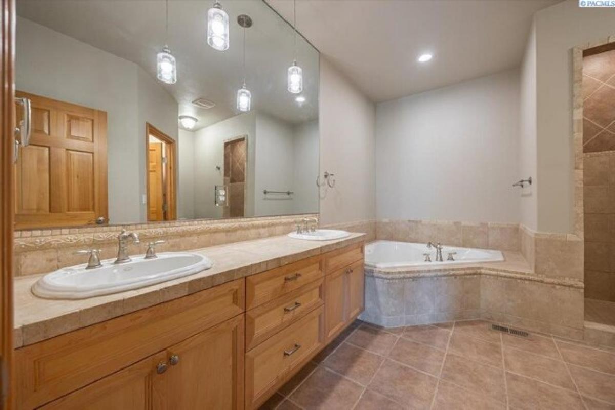 3 bedrooms House in Kennewick, USA No. 434794