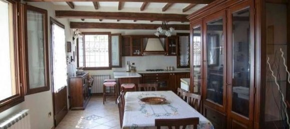 Casa de 4 habitaciónes en Mirandola, Italy No. 108761 6