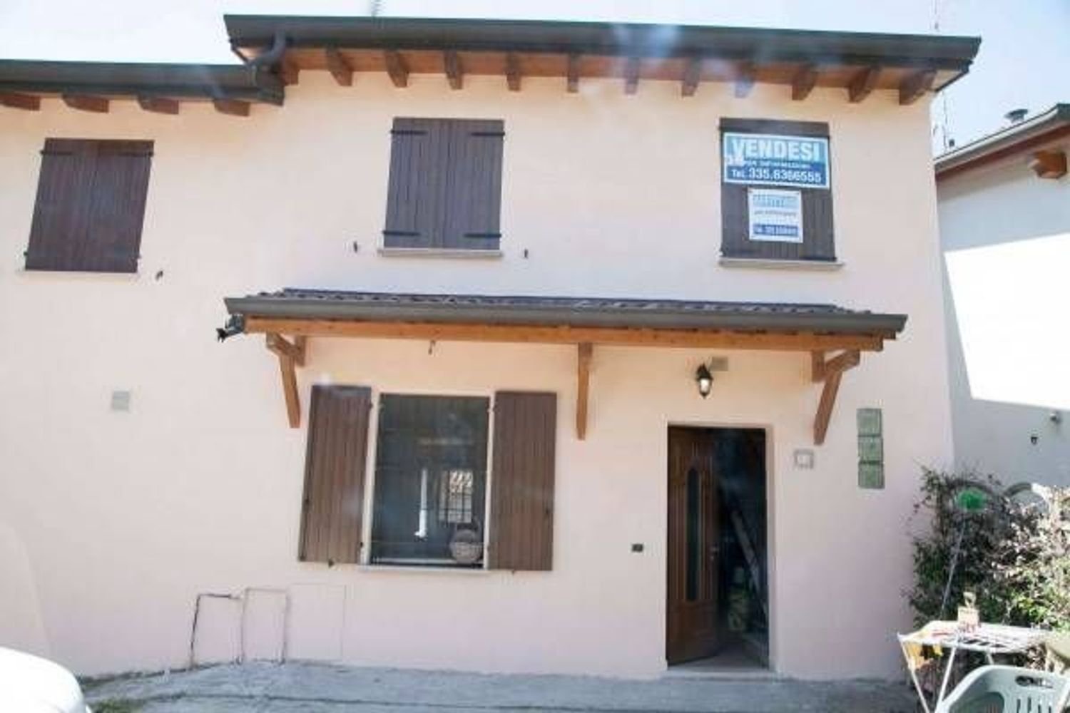 Casa de 4 habitaciónes en Mirandola, Italy No. 108761