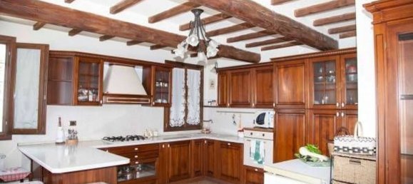 Casa de 4 habitaciónes en Mirandola, Italy No. 108761 5