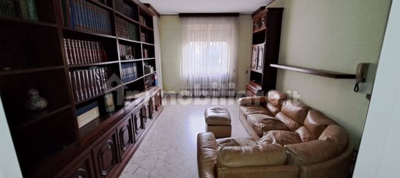 2 Schlafzimmer Wohnung in Oleggio, Italy, Nr. 207504 4