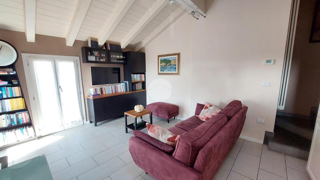 3-salle Appartement à Iseo, Italy No. 29024