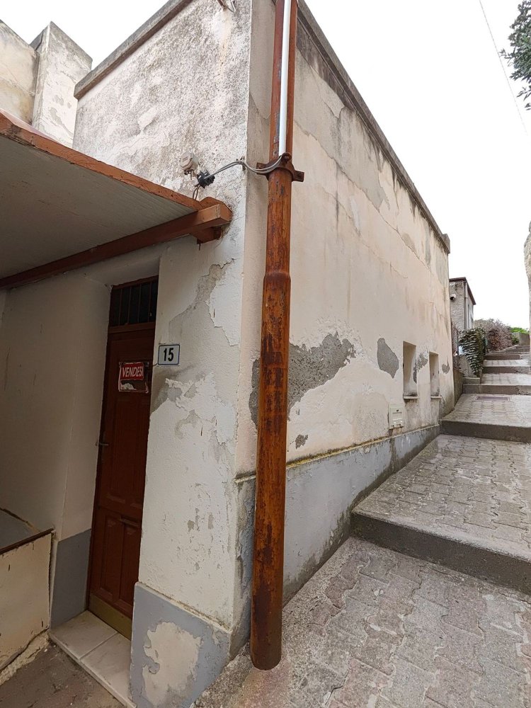 3 rooms House in Monforte San Giorgio, Italy No. 222484