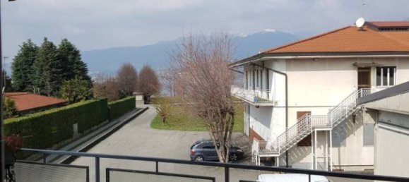 5 rooms Villa in Bosisio Parini, Italy No. 93158 2