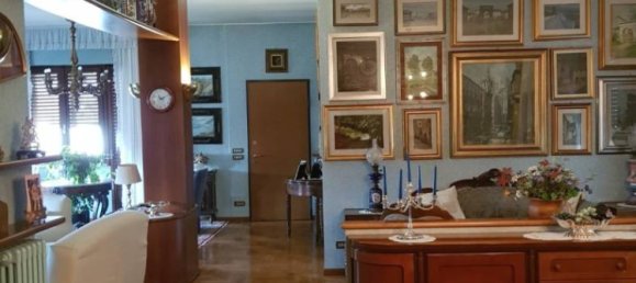 5 rooms Villa in Bosisio Parini, Italy No. 93158 6