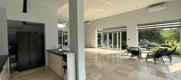 6 bedrooms Villa in Tay Ho, Vietnam No. 521 3