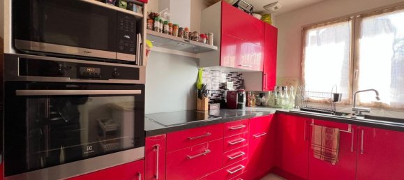 3 bedrooms House in La Queue-en-Brie, France No. 123583 2