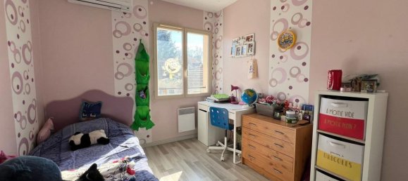 3 bedrooms House in La Queue-en-Brie, France No. 123583 4