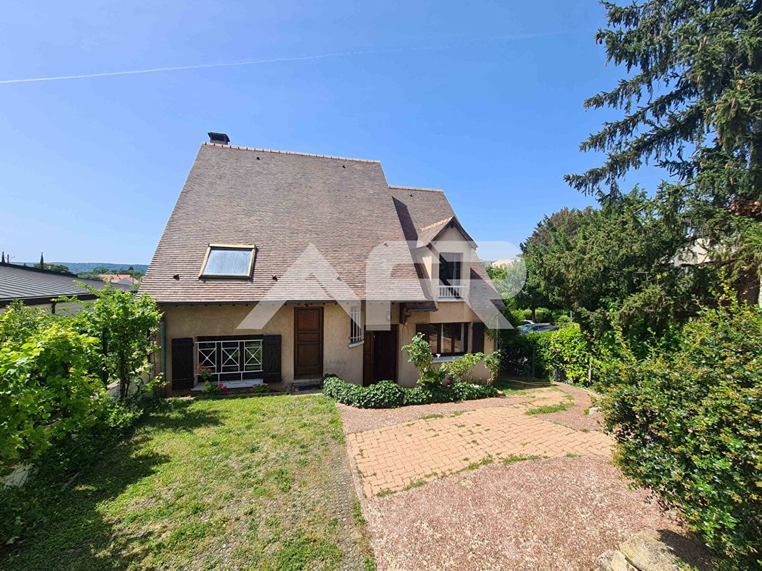 5 bedrooms House in Chatou, France No. 167672