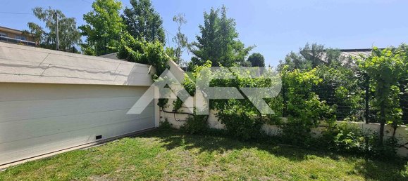 5 bedrooms House in Chatou, France No. 167672 18