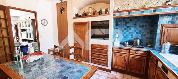 5 bedrooms House in Chatou, France No. 167672 8