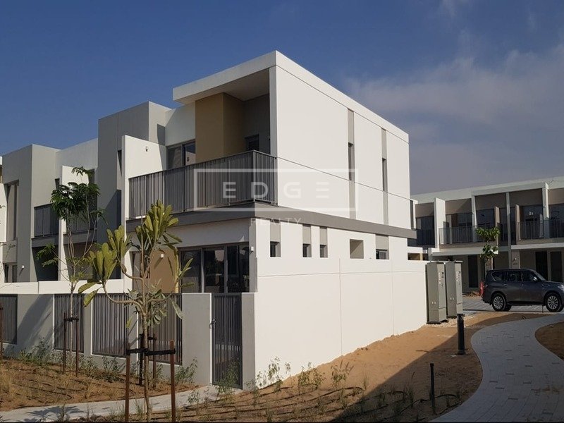Villa de 4 dormitorios en Tilal Al Ghaf, UAE No. 7970