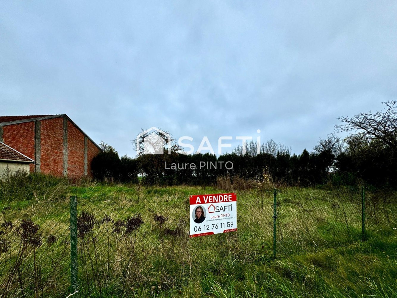 Grundstück in Saint-Hilaire-le-Grand, France 689m², Nr. 208990