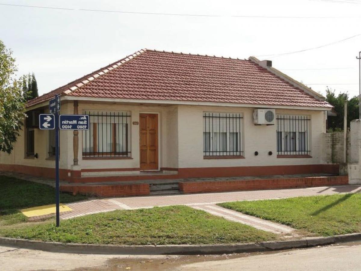 Дом с 4 спальнями в Буэнос-Айрес, Аргентина № 79259