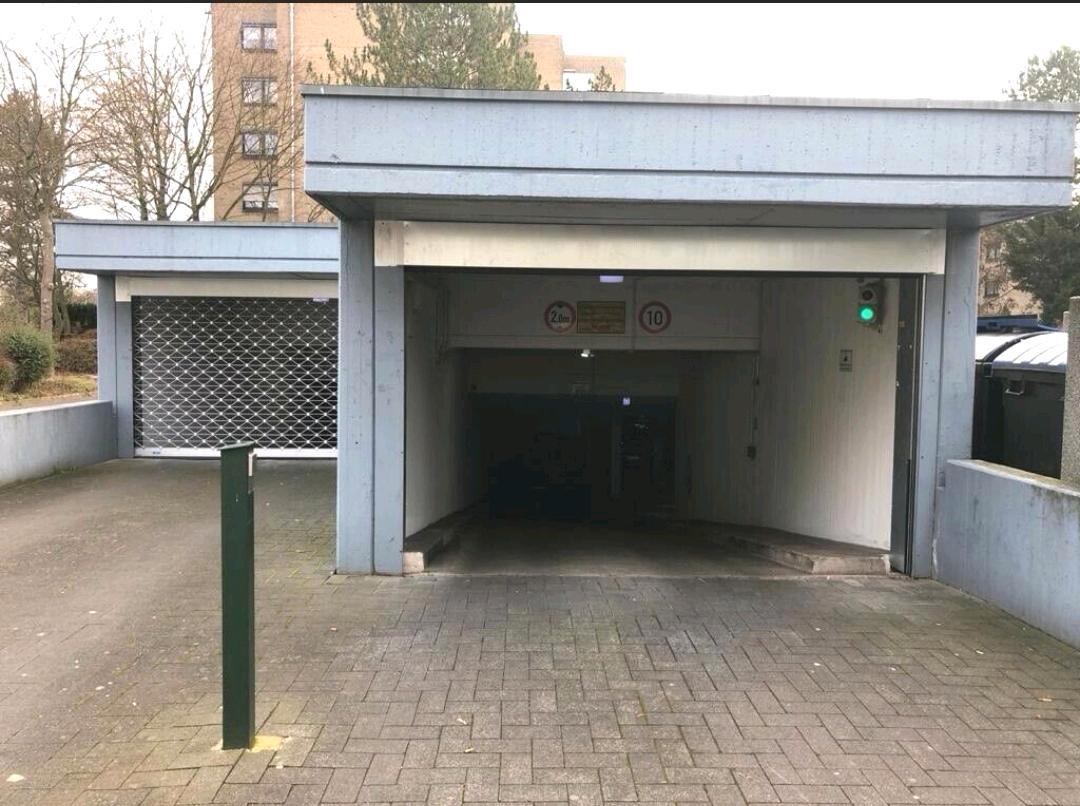 Parking à Bonn, Germany No. 261636