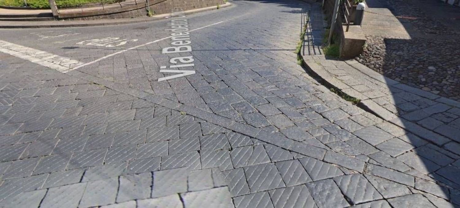 Gewerbliche Immobilie in Giarre, Italy 93m², Nr. 326512