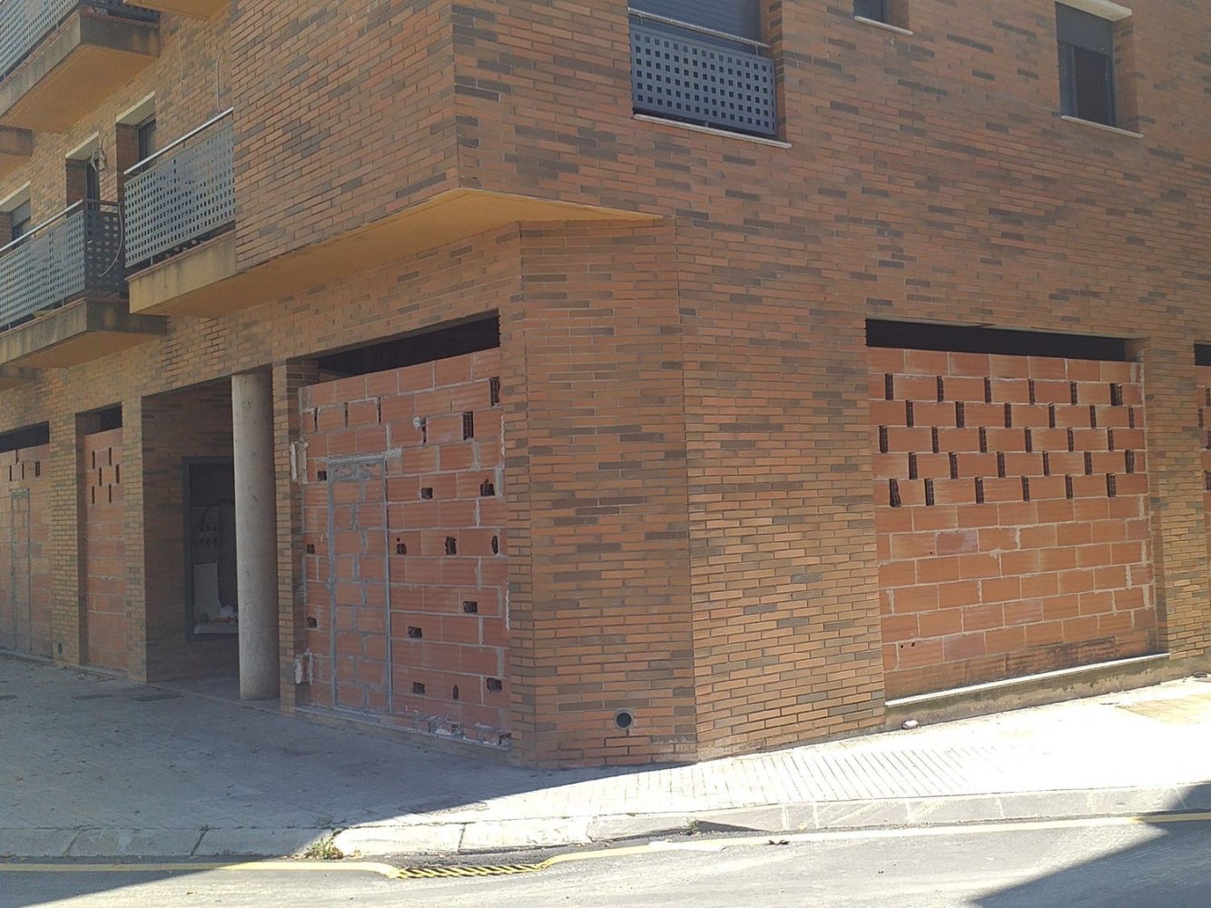 192m² Commercial property in Deltebre, Spain No. 272495