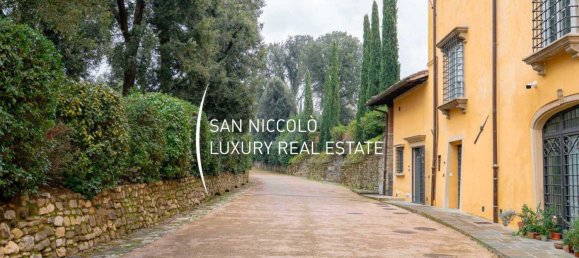 12 rooms Apartment in Florence, Italy No. 180002 4