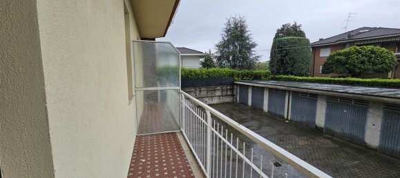 2-salle Appartement à Camburzano, Italy No. 125329 11