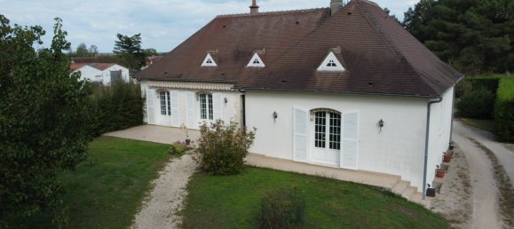 3 bedrooms Castles in La Vernelle, France No. 231255 6