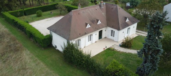3 bedrooms Castles in La Vernelle, France No. 231255 5