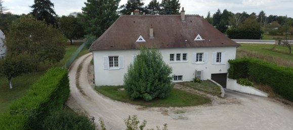 3 bedrooms Castles in La Vernelle, France No. 231255 4