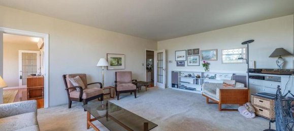 3 bedrooms House in British Columbia, Canada No. 1055 12