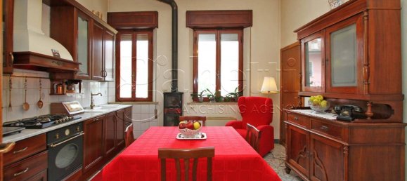 4 bedrooms Villa in Copparo, Italy No. 355118 12