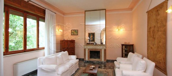 4 bedrooms Villa in Copparo, Italy No. 355118 5