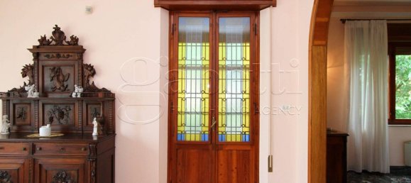 4 bedrooms Villa in Copparo, Italy No. 355118 8