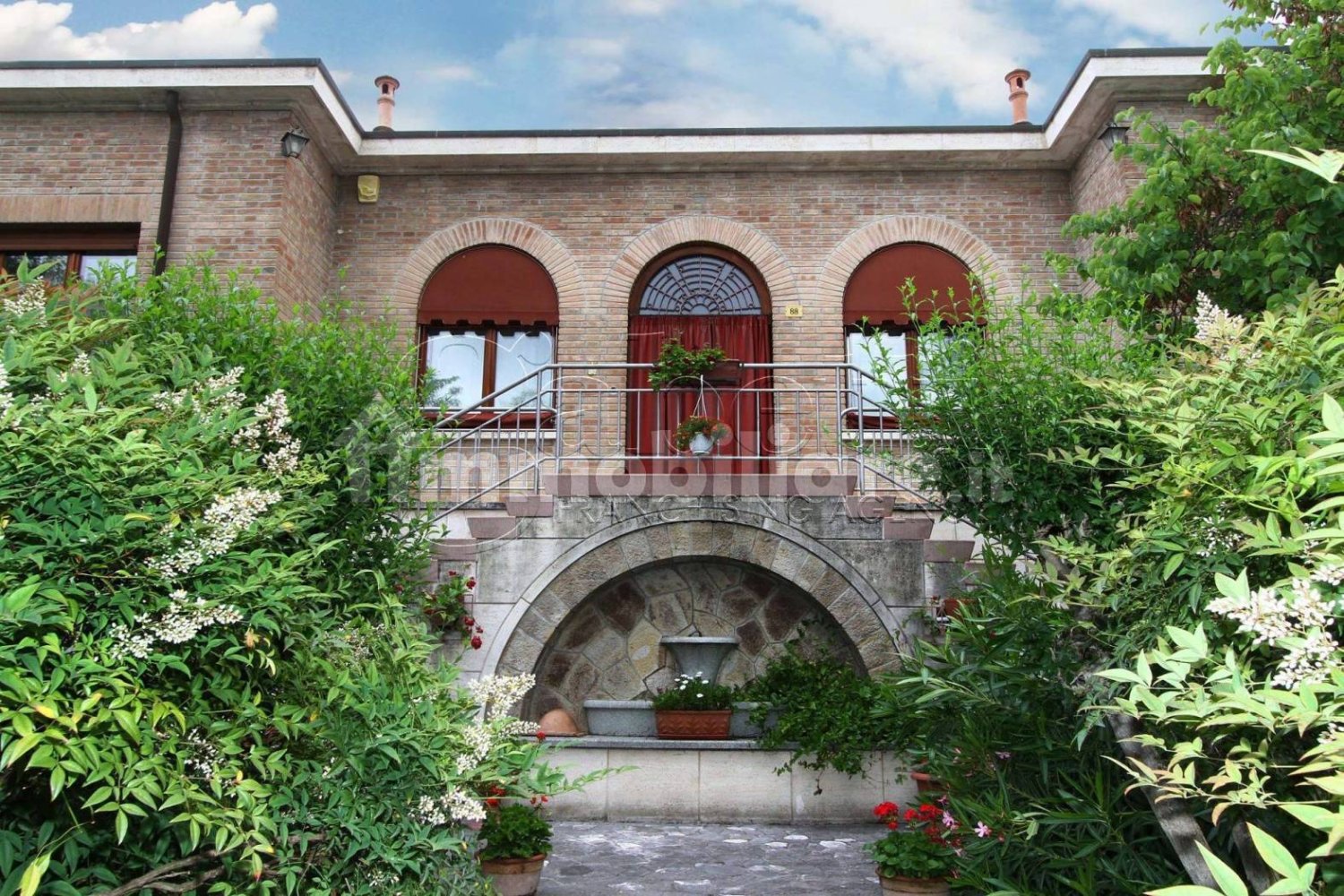 4 bedrooms Villa in Copparo, Italy No. 355118