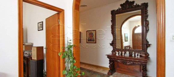 4 bedrooms Villa in Copparo, Italy No. 355118 3