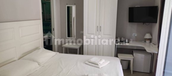 Apartamento de 4 dormitorios en Naples, Italy No. 357653 9