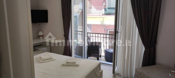 Apartamento de 4 dormitorios en Naples, Italy No. 357653 5