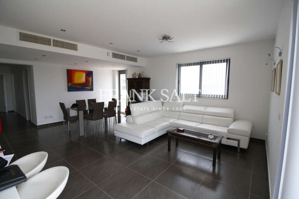 3 bedrooms Penthouse in Marsaskala, Malta No. 6393