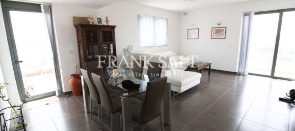 3 bedrooms Penthouse in Marsaskala, Malta No. 6393 10