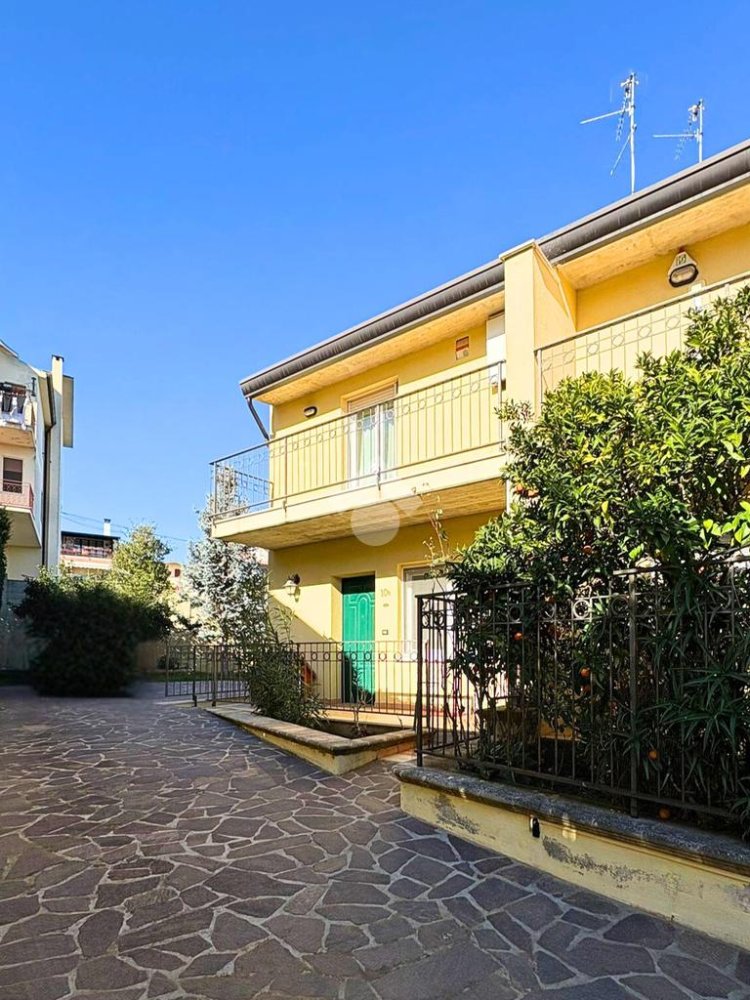 3 chambres Villa à Lanciano, Italy No. 223479