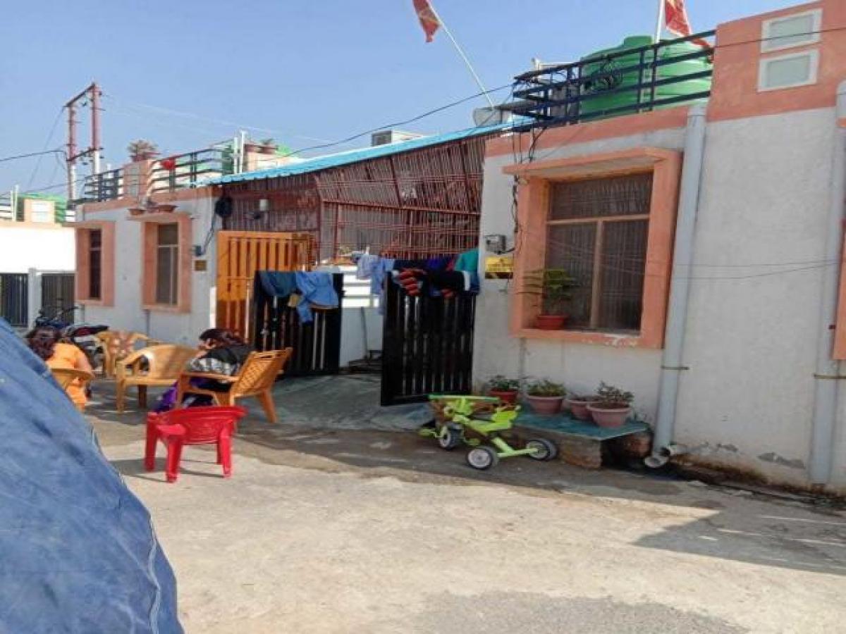 2 bedrooms House in Lucknow, India No. 13813