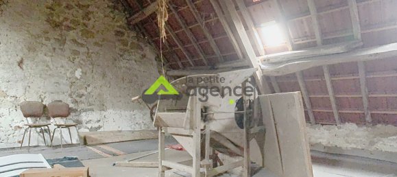 3 bedrooms House in Saint-Loup, France No. 95904 14