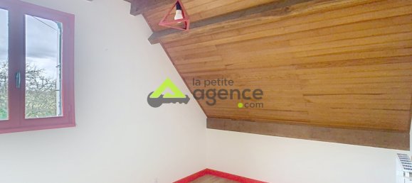 3 bedrooms House in Saint-Loup, France No. 95904 9