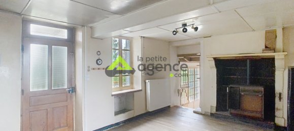 3 bedrooms House in Saint-Loup, France No. 95904 2