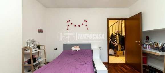 3غرفة شقة في Brembate, Italy رقم 68888 11